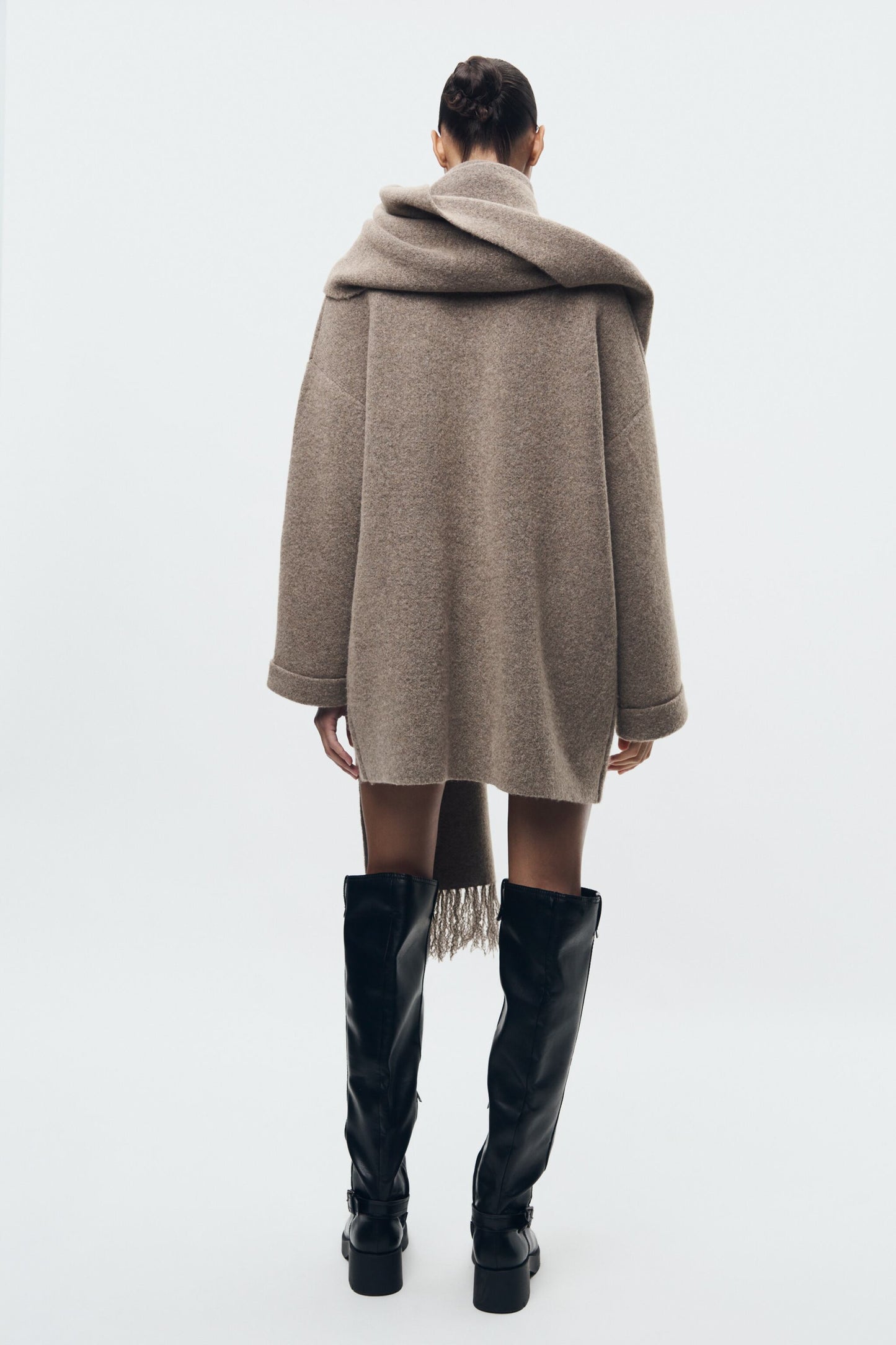 Chloe - Knitted Coat With Scarf